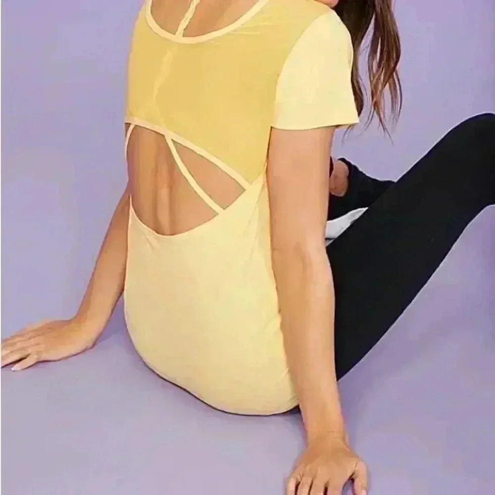 Marika Yellow Top Size Medium Dry-WIK New